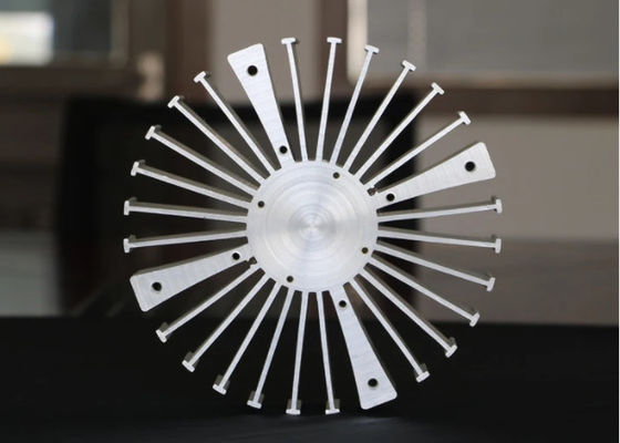 Анодированное серебристое привело алюминиевое штранг-прессование Heatsink профилирует нестандартную конструкцию