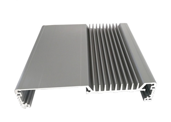 Изготовленные на заказ промышленные Heatsink штранг-прессования компьютера 6063 алюминиевый